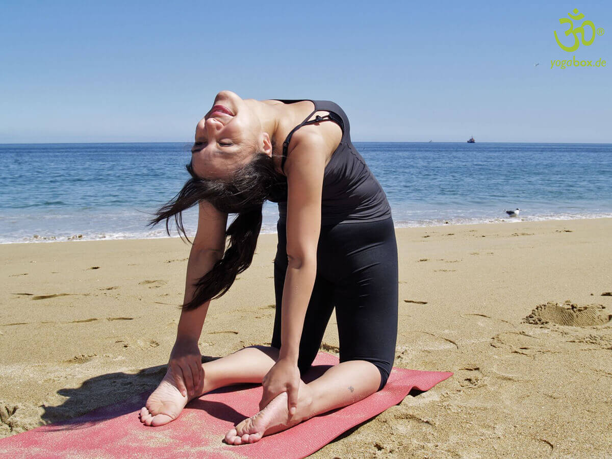 Yoga Rückenbeugen: das Kamel (Ustrasana oder Chakrasana)