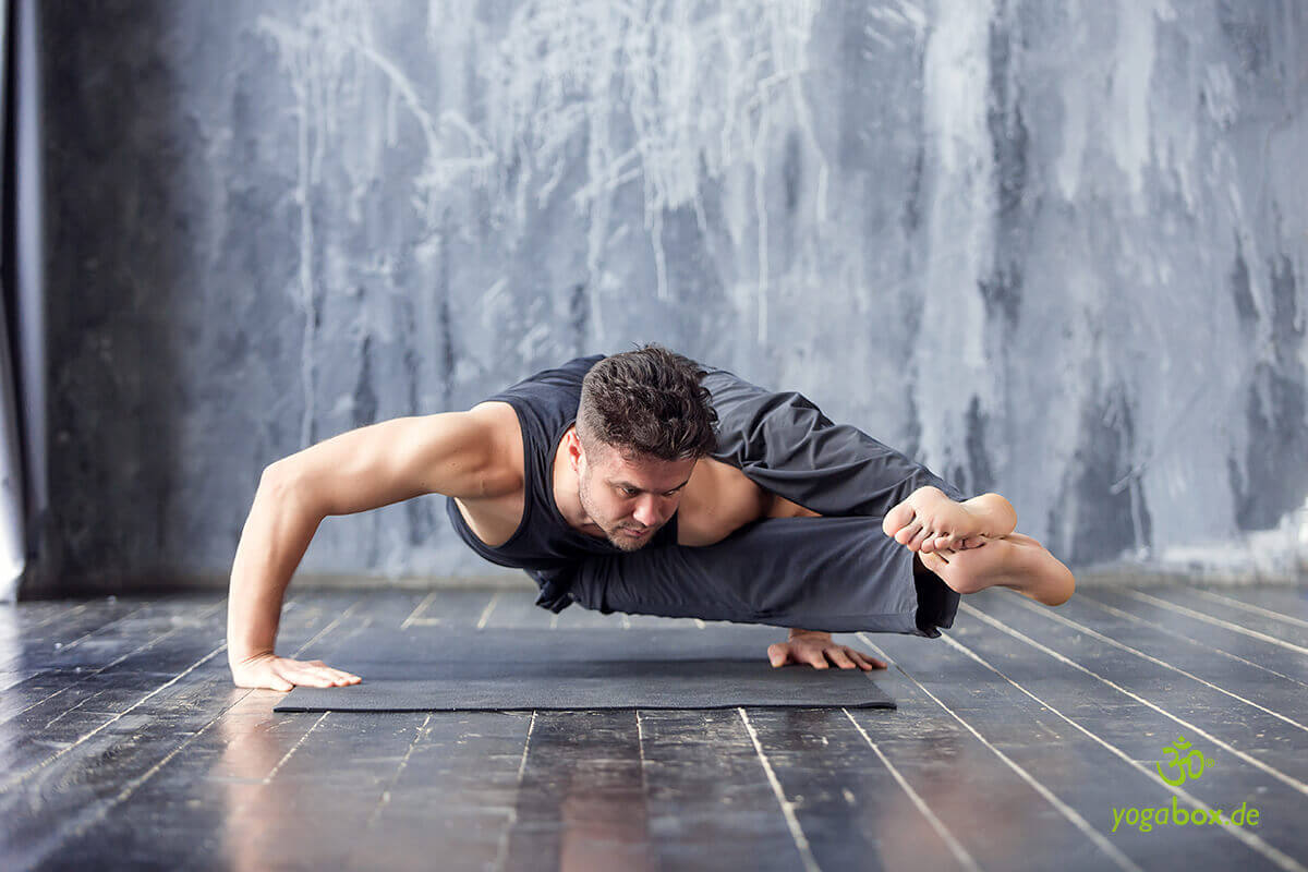 Ashtavakrasana - die Acht-Winkel-Haltung
