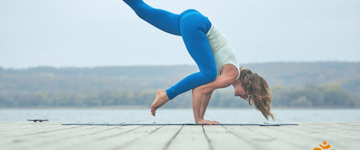 Eka Pada Bakasana I: einbeinige Krähe für Dein Gleichgewicht Eka Pada Bakasana I einbeinige Krähe für Dein Gleichgewicht