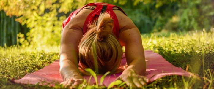 Yoga in der Natur: Outdoor-Yoga im Überblick Yoga in der Natur: Outdoor-Yoga im Überblick