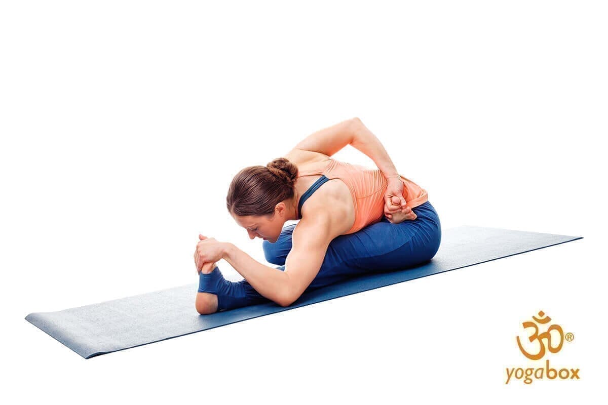 Ardha Baddha Padma Paschimottanasana: Länge im halb gebundenen Lotus erleben - yogabox