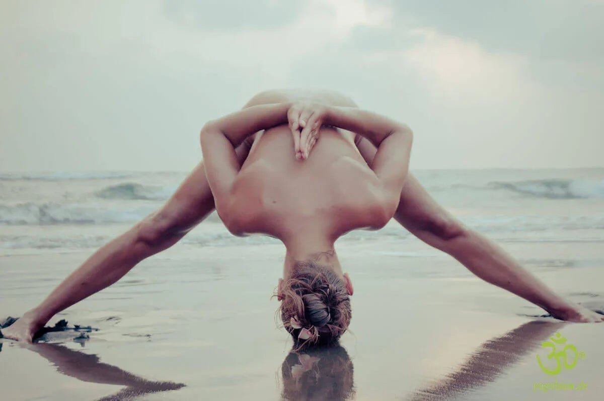 Nude-Yoga – der neue Fitness-Trend aus den USA - yogabox