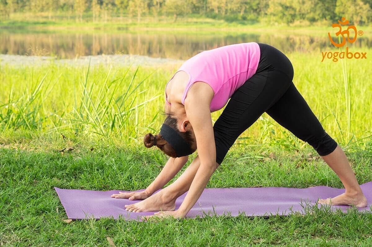 Parsvottanasana: die intensive seitliche Dehnung genießen - yogabox
