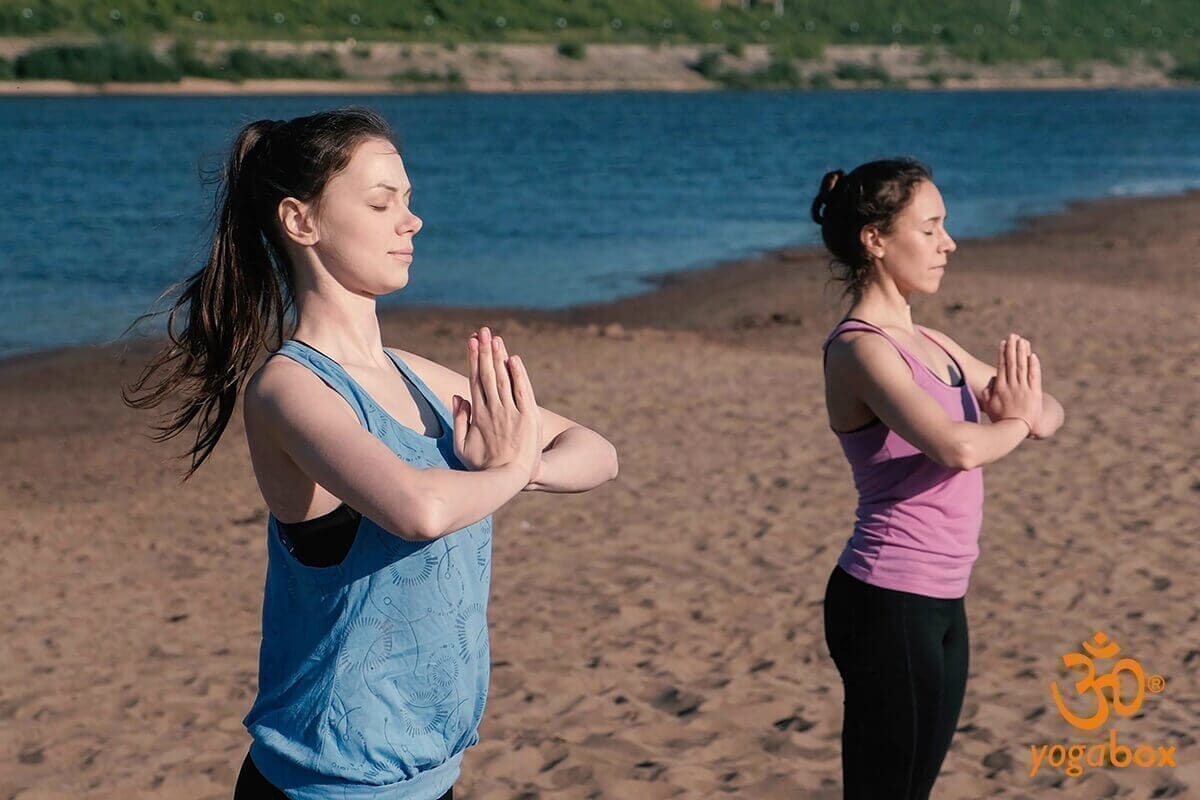 Samasthiti: Gebet in aufrechter Haltung - yogabox