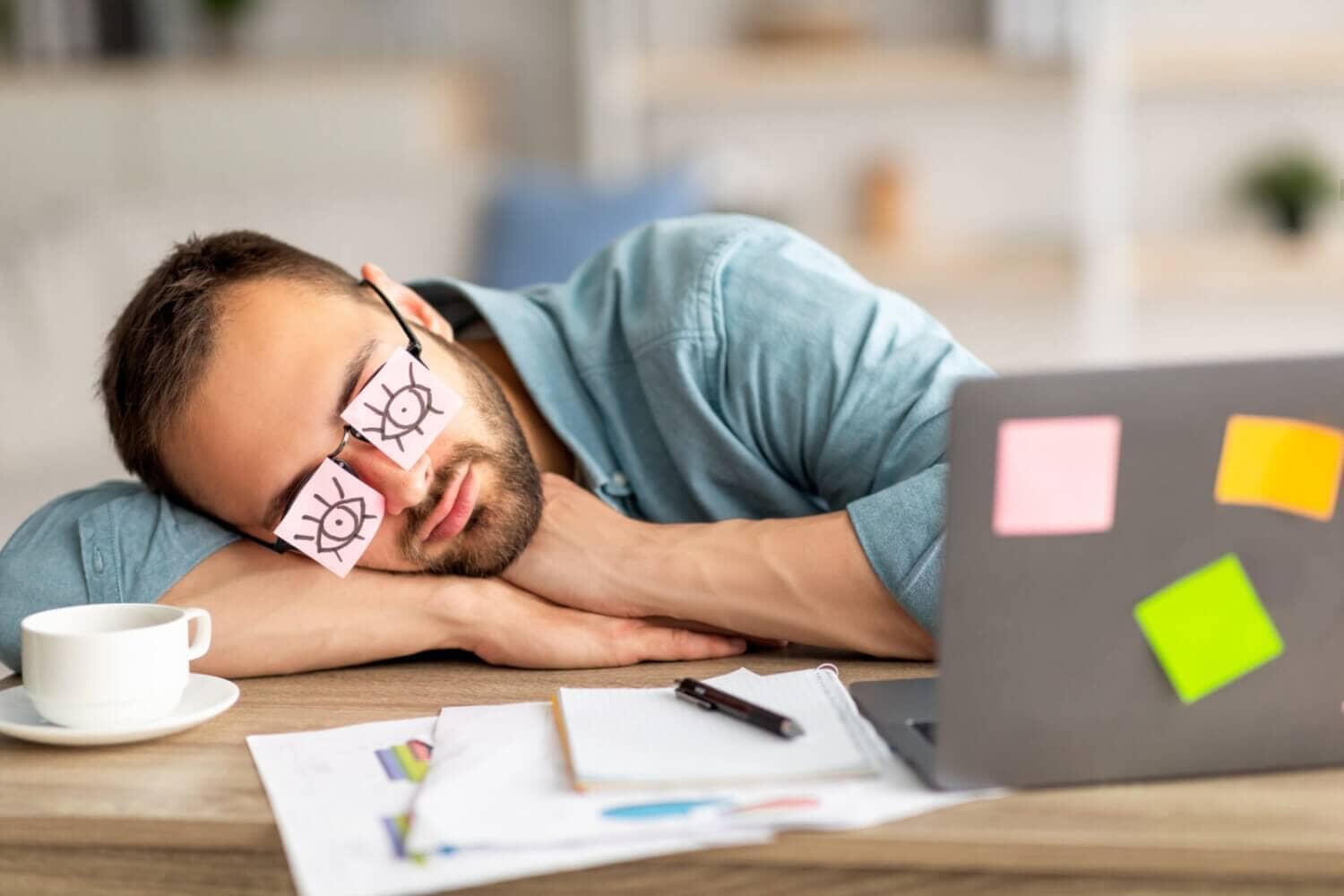 Yoga gegen Müdigkeit im Büro – Was kannst Du tun? - yogabox
