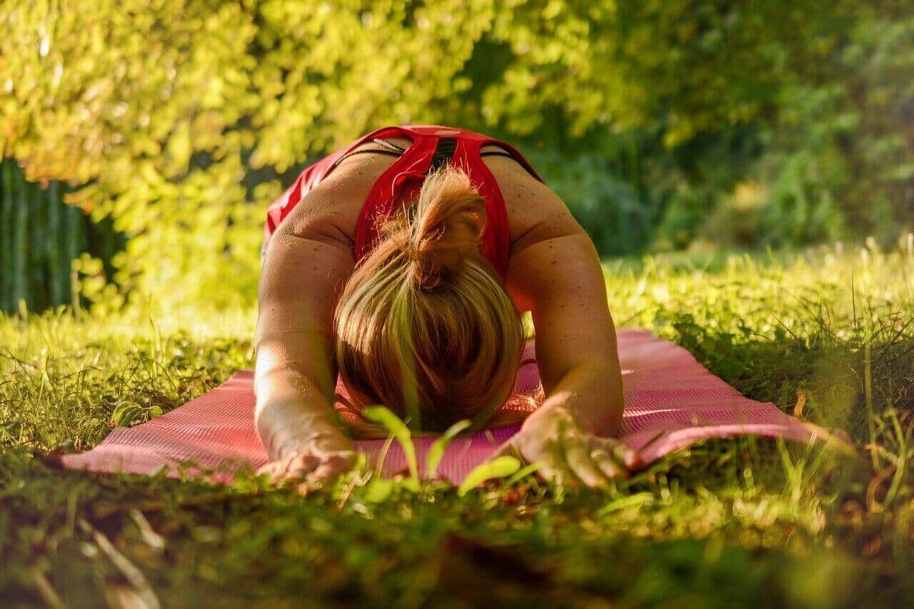 Yoga in der Natur: Outdoor-Yoga im Überblick - yogabox