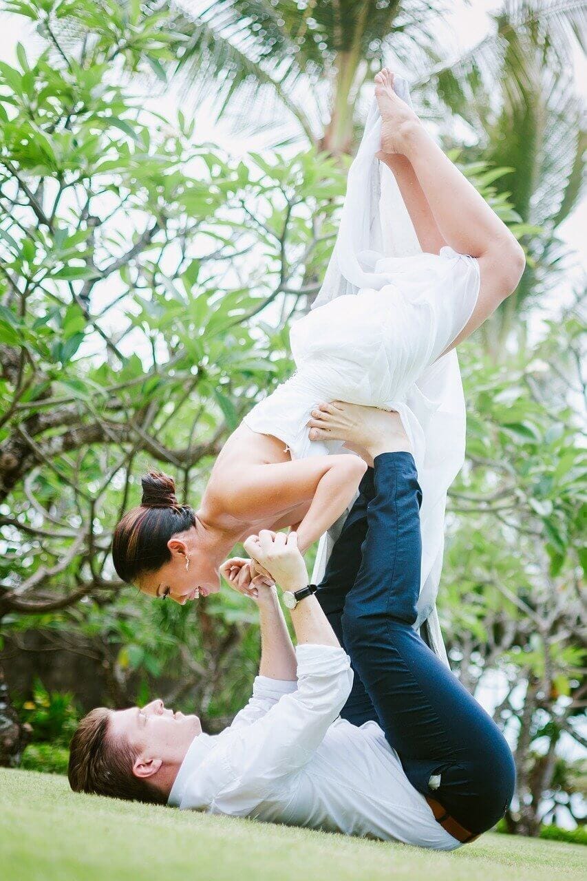 Yoga Partnerübungen - mit Partneryoga die Beziehung intensivieren - yogabox