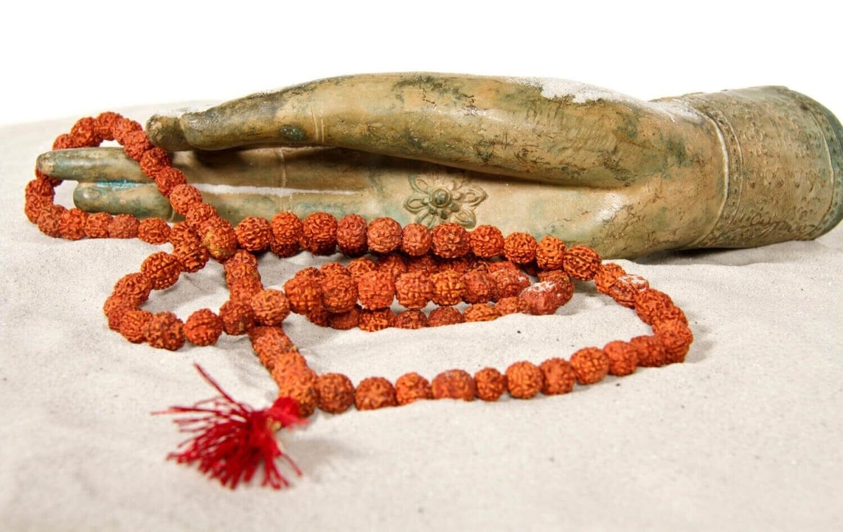 Mala Rudraksha - YOVANA GmbH • yogabox.de